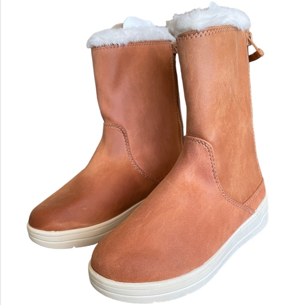 Cat & Jack winter boots size 1 NWT